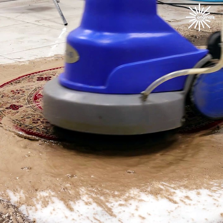 Satisfying rug cleaning reveals cool pattern! ✨