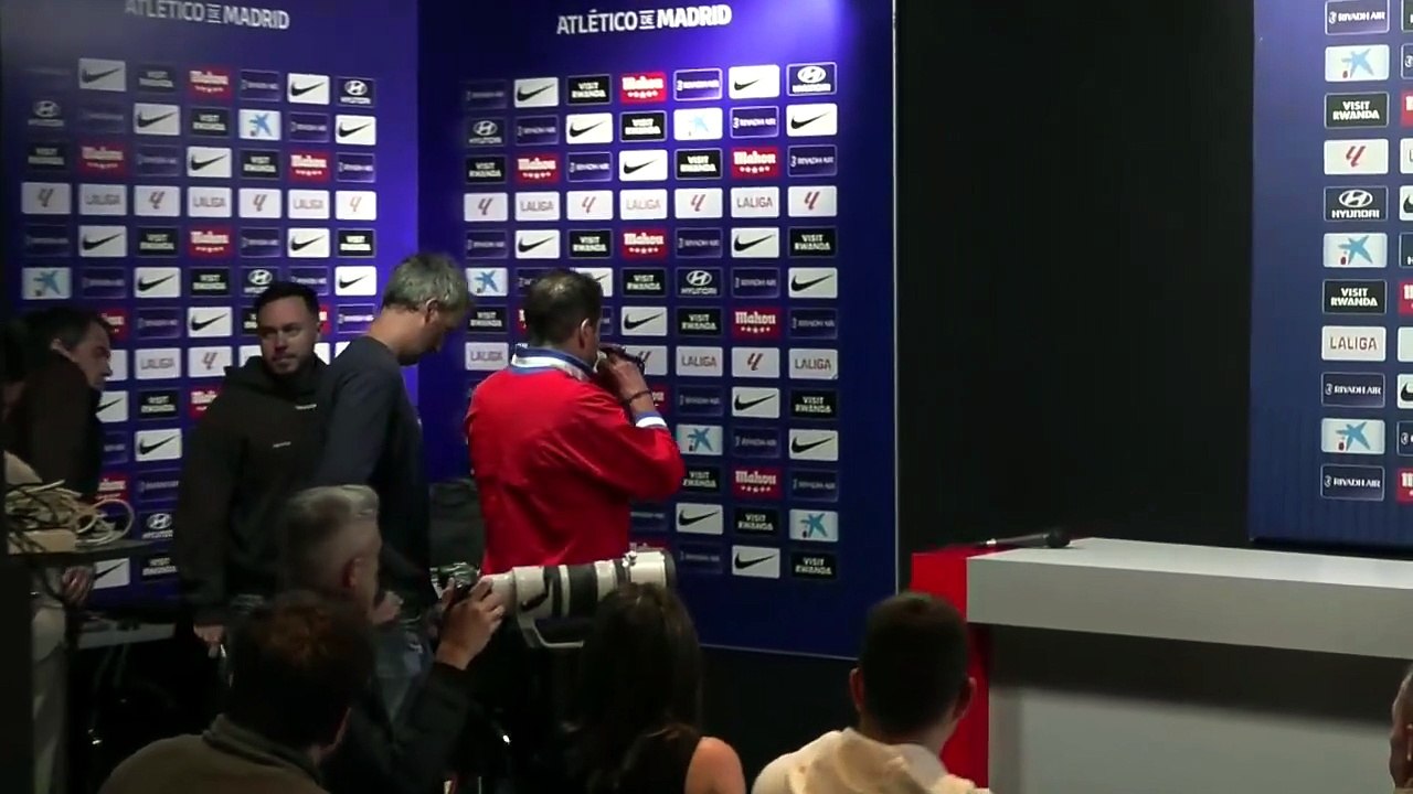 Simeone: “El Barça es el mejor equipo que juega; lo dejamos dos veces eliminado… Dios mío”