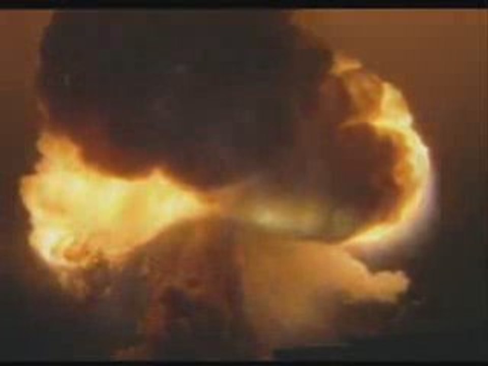 explosion fusée russe au decollage!