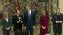 La Reina Letizia recupera su vestido burdeos en la entrega de Premios Nacionales del Deporte
