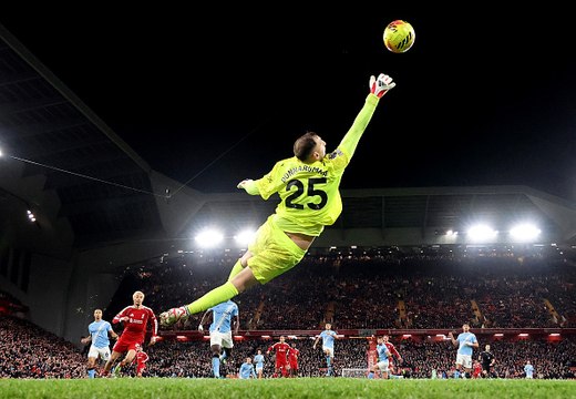 Parata spettacolo di Donnarumma contro il Liverpool: Pep Guardiola non ci crede...
