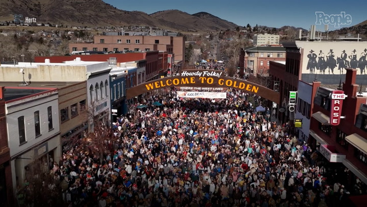 Inside the Largest Unofficial Gathering of Golden Retrievers, with Over 5,500 Dogs in Attendance