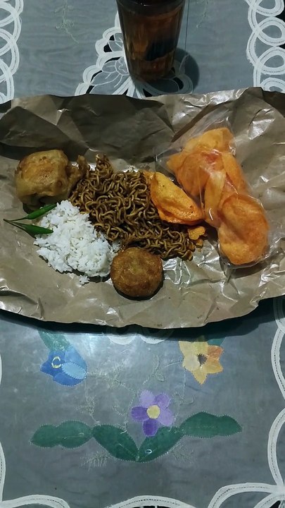 menu nasi bungkus malam hari