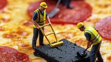 ピザ屋で道路工事中 Step into the Miniature Marvel: A Pizza Factory Like You've Never Seen Before!