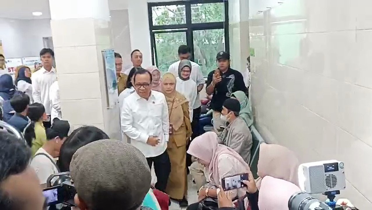 Menteri Koordinator Pembangunan Manusia dan Kebudayaan (Menko PMK) Pratikno memantau pelaksanaan Cek Kesehatan Gratis (CKG) di Puskesmas Cilandak, Jakarta Selatan pada Selasa (10/2/2026).