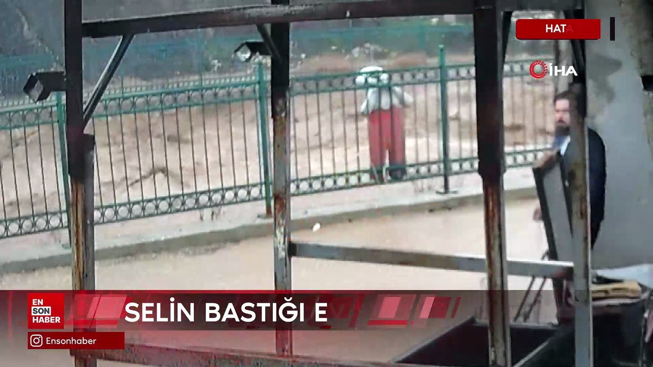 Hatay'da sel sularının bastığı evi zarar gören kadın afet esnasında yaralandı