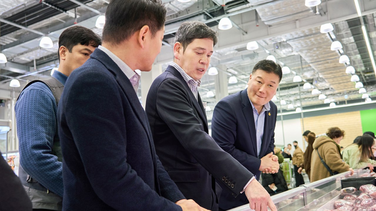 [기업] 정용진 회장, 트레이더스 현장 점검..."명절 안전·품질관리 강화" / YTN