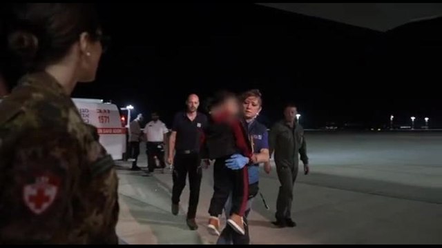 Difesa: arrivati 117 palestinesi in Italia, 26 bisognosi assistenza