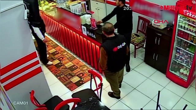 Akılalmaz dolandırıcılık! Paraları almak için adını söylemesi yetti: 'Mahmut abi' deyince akan sular durdu