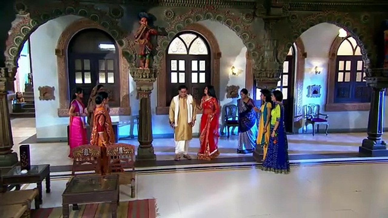 Saraswatichandra S04E26 Vidyachatur breaks down Full Episode