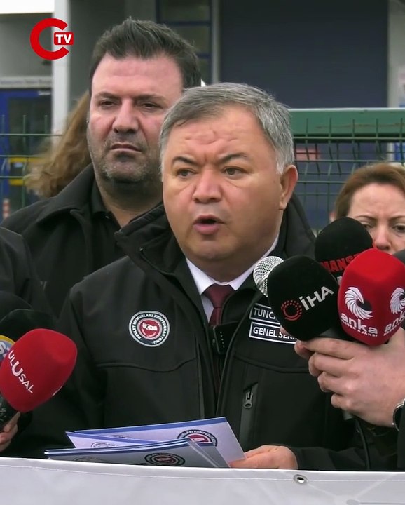 Hayatını kaybeden polis memuru için TÜVTÜRK önüne siyah çelenk bırakıldı 'TÜVTÜRK acilen kamulaştırılmalı'