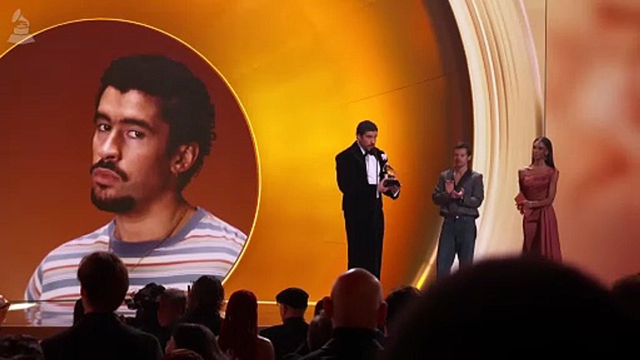 BAD BUNNY Wins ALBUM OF THE YEAR For 'DEBÍ TIRAR MÁS FOTOS' | 2026 GRAMMYs Acceptance Speech