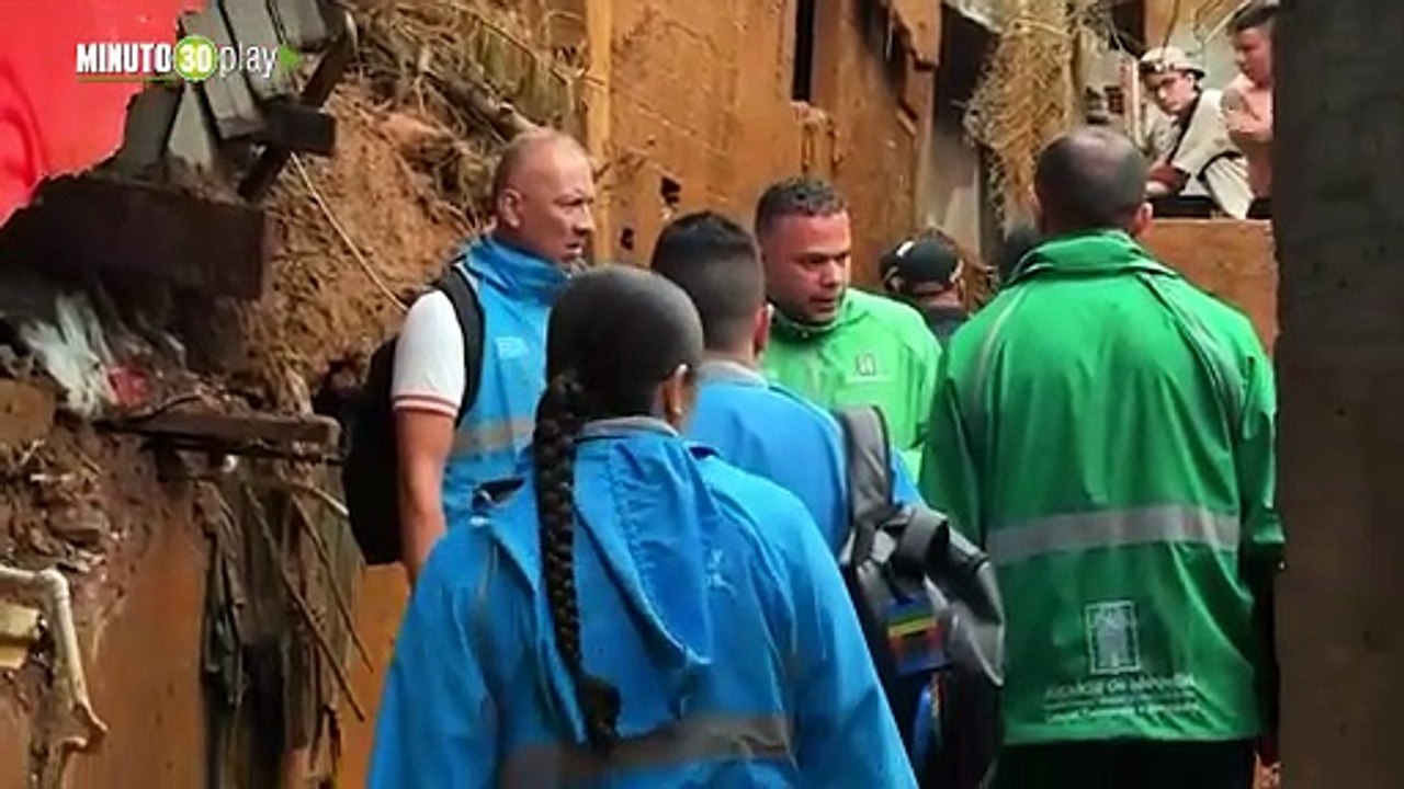¡Operativo en Villatina! Avanza la demolición de 12 casas para evitar una tragedia por deslizamiento en el oriente de Medellín