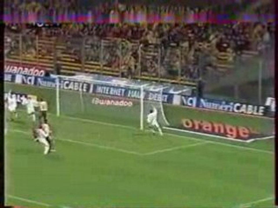 Lens - EAG 1-2 Malouda donne l'avantage à EAG !