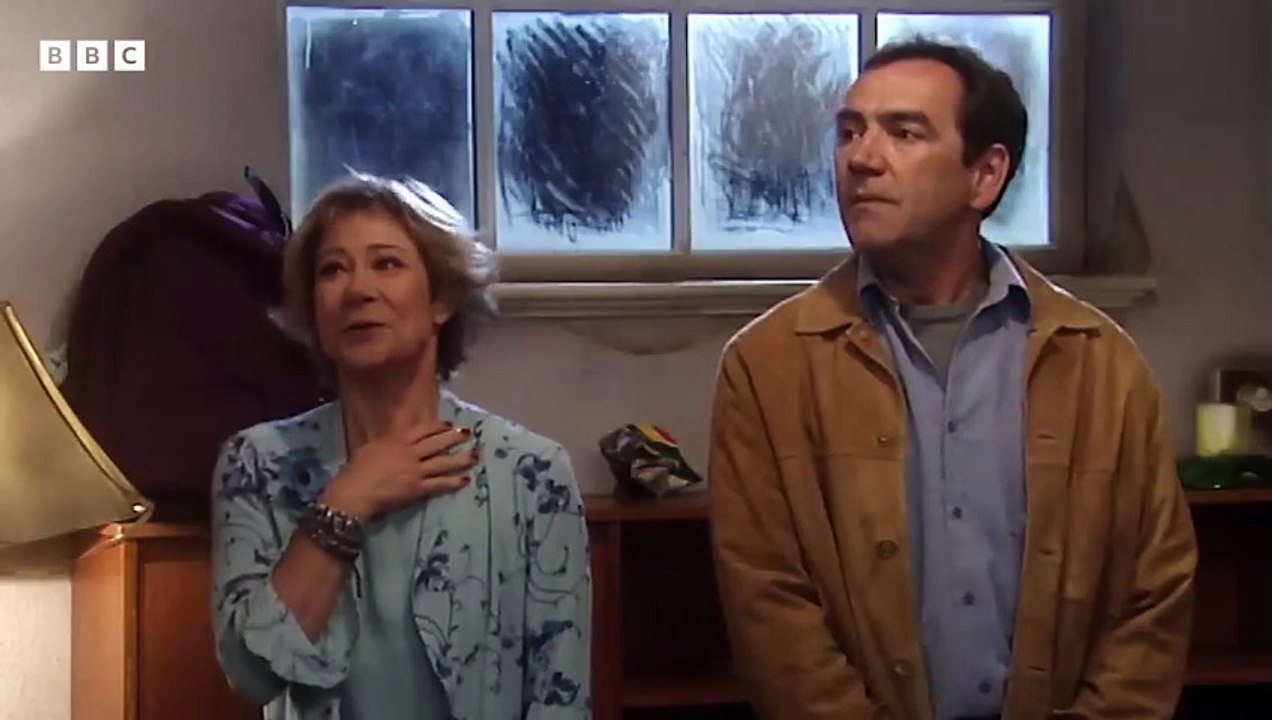 When_your_mum_and_dad_visit_your_first_flat_My_Family_