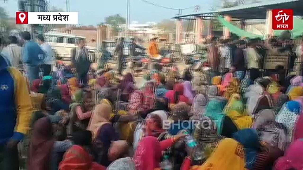 केन-बेतवा विवाद में अमित भटनागर की गिरफ्तारी से बवाल, फिर सड़क पर उतरीं महिलाएं