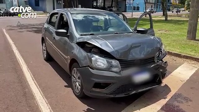Acidente entre dois carros deixa duas mulheres feridas em Cascavel