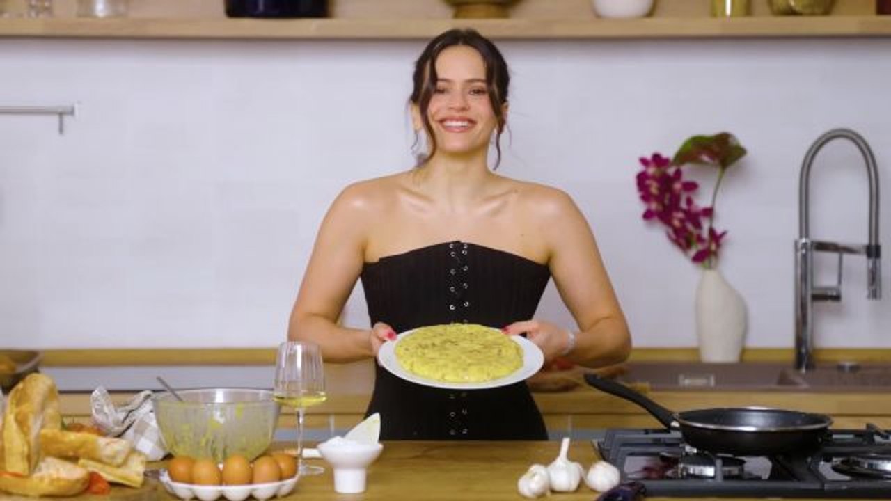 Rosalía Makes a Spanish Potato Omelette Her Way—With a Side of “Cooking Drama”