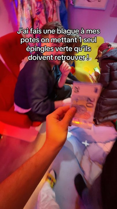 20€ à celui qui trouve l’epingle verte !