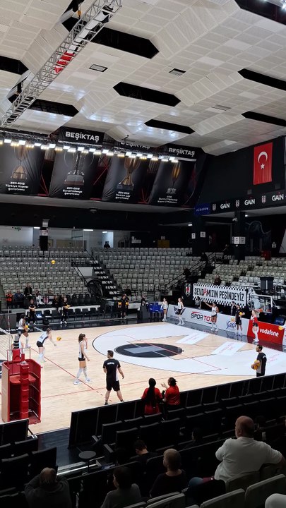 Durursa Burda Dursun Kalbim Beşiktaş - Beşiktaş v Zeren Spor - Vodafone Sultanlar Ligi 21. Hafta