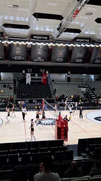 Siyah Beyaz Bize Emanet - Beşiktaş v Zeren Spor - Vodafone Sultanlar Ligi 21. Hafta