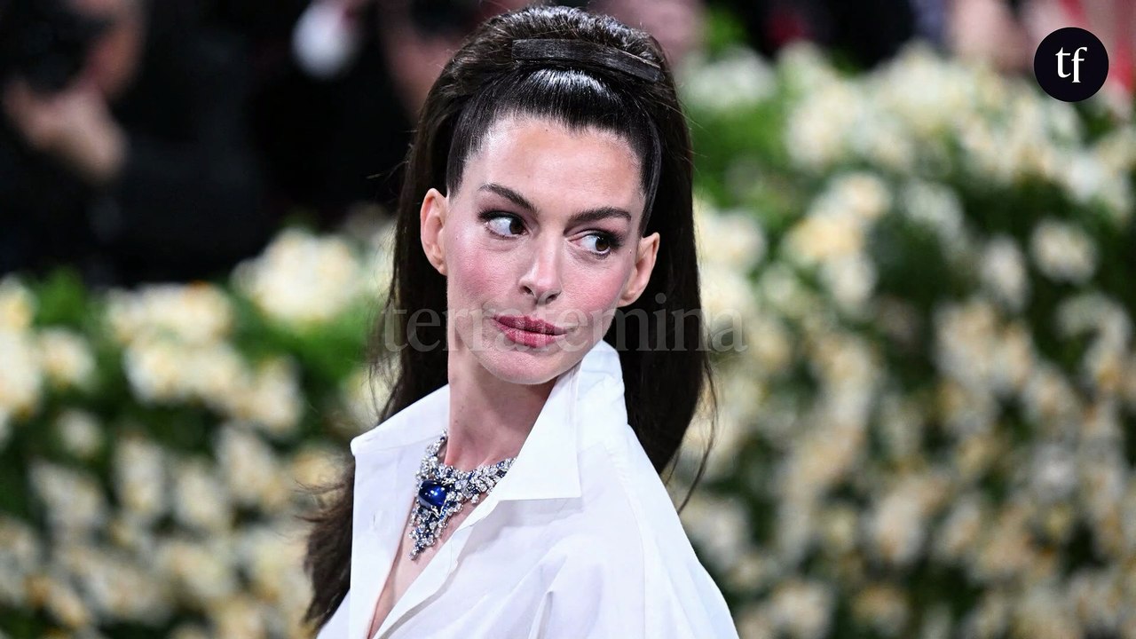 "Elle est tellement belle", "magnifique" : Anne Hathaway fait sensation en robe en dentelle transparente