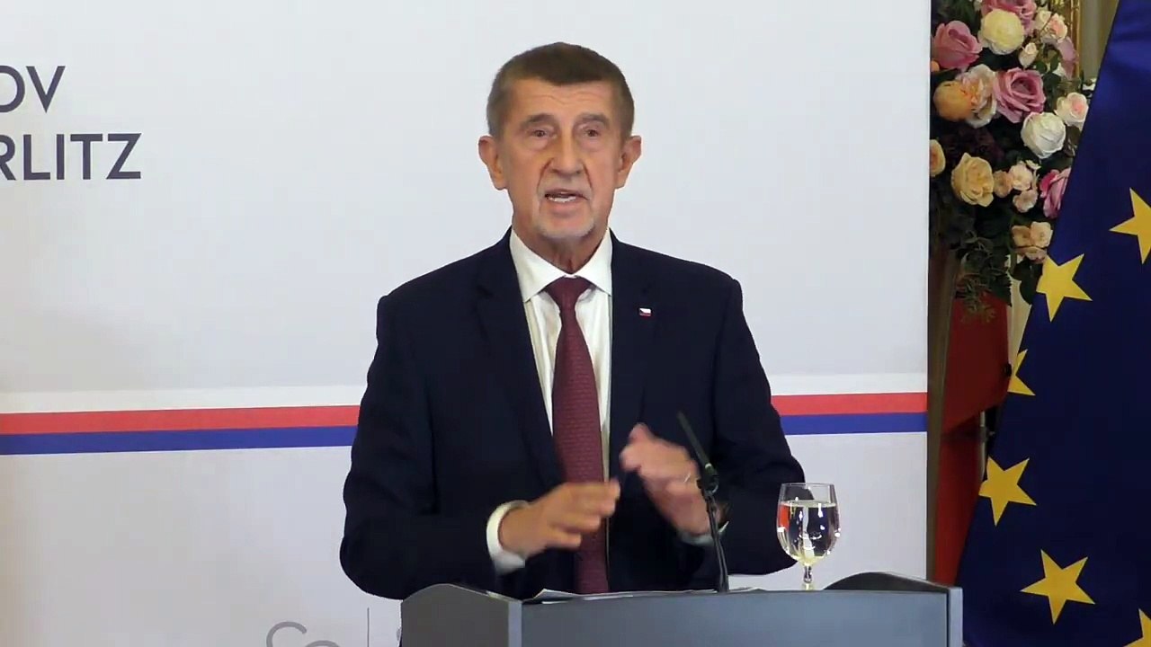 ZÁZNAM: Premiéri Slavkovského formátu chcú na samite EÚ riešiť ceny elektriny