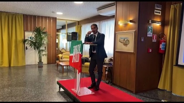 Elezioni Messina, sondaggio per Basile: il Pd lo boccia e si candida