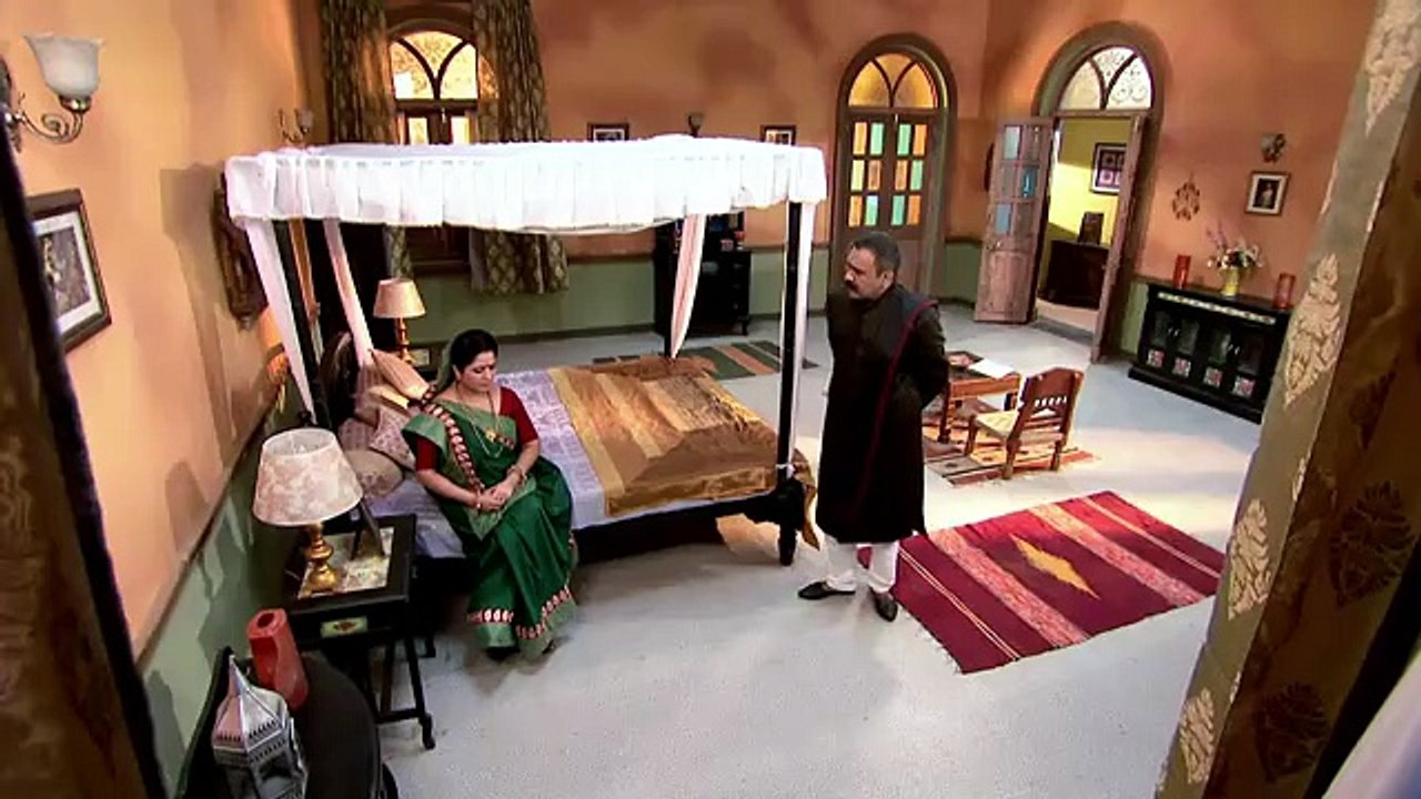 Saraswatichandra S04E29 Kumud convinces Pramad Full Episode