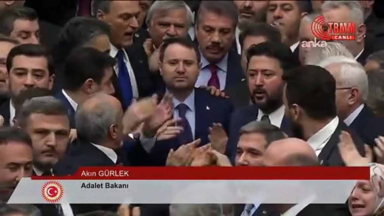 Akın Gürlek yemin ediyor
