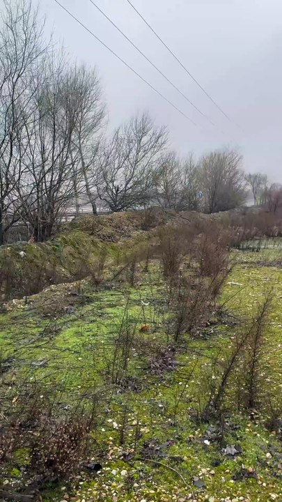 Torrejón construye un dique para evitar que el Henares vuelva a cortar la M-206