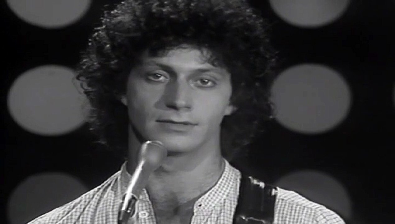 Israeli singer Matti Caspi dies at 76 - The Singer in 1977 מתי כספי בשנת
