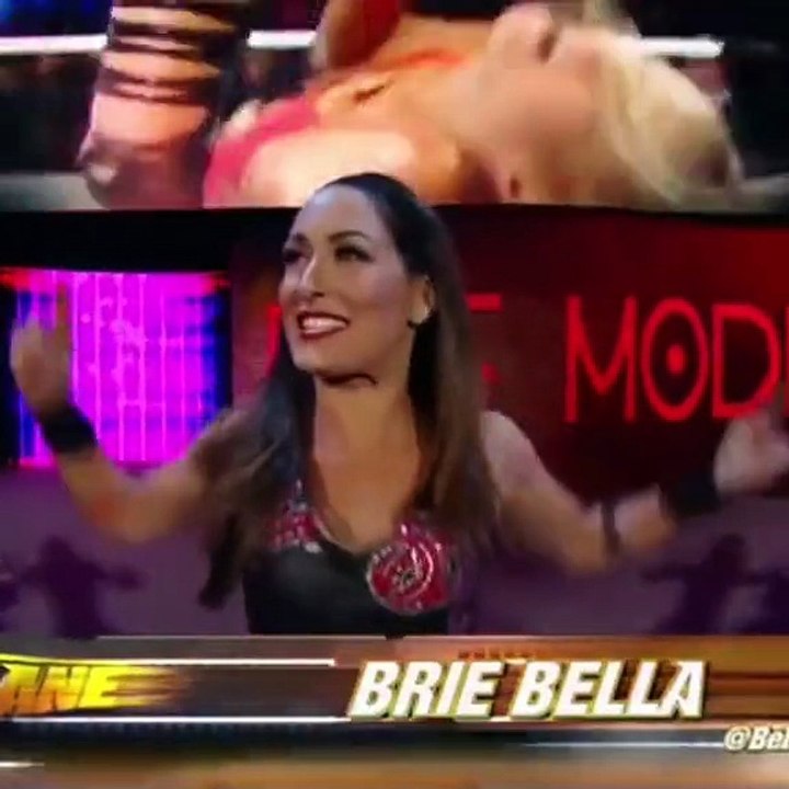 WWE FASTLANE 2016- CHARLOTTE VS. BRIE BELLA - DIVAS CHAMPIONSHIP FULL MATCH