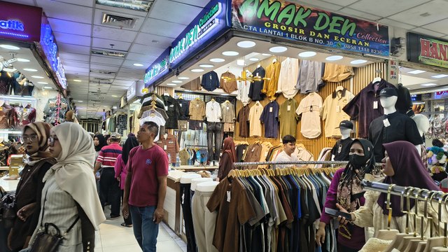 Suasana Terkini Pasar Tanah Abang Jelang Ramadan