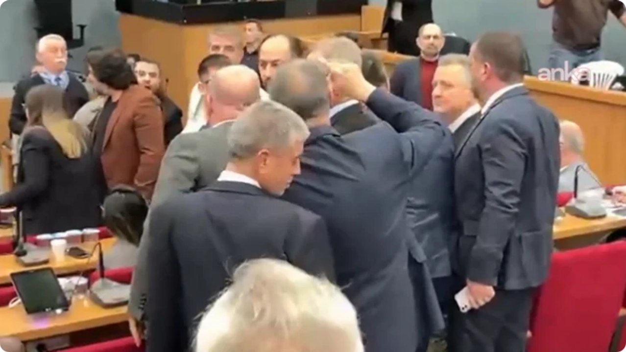 İzmir Büyükşehir Meclisi’nde “Akın Gürlek” tartışması
