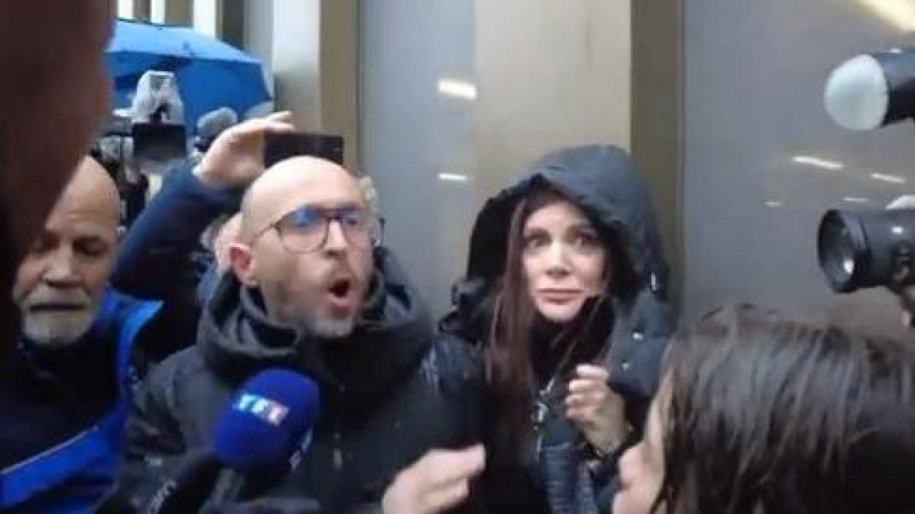 «Avete ucciso i nostri figli»: violenta contestazione ai Moretti al loro arrivo a Sion per l’interrogatorio per il rogo di Crans Montana