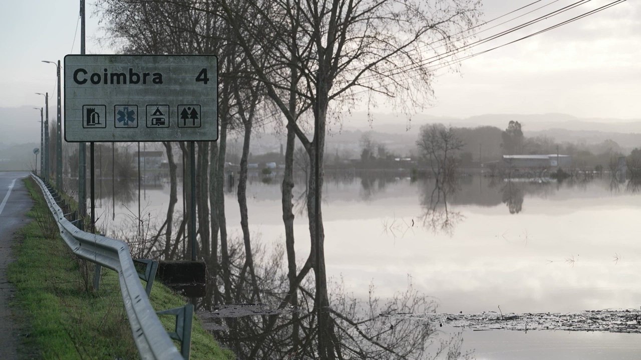 Colapsa la autovía más importante de Portugal al romperse el dique sobre el río: la imagen impacta