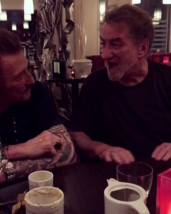 2017 – Johnny Hallyday & Eddy Mitchell – « J’suis mordu » – Les Vieilles Canailles : after show à Clermont-Ferrand (17 juin)