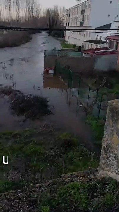 Se desborda la presa del Órbigo