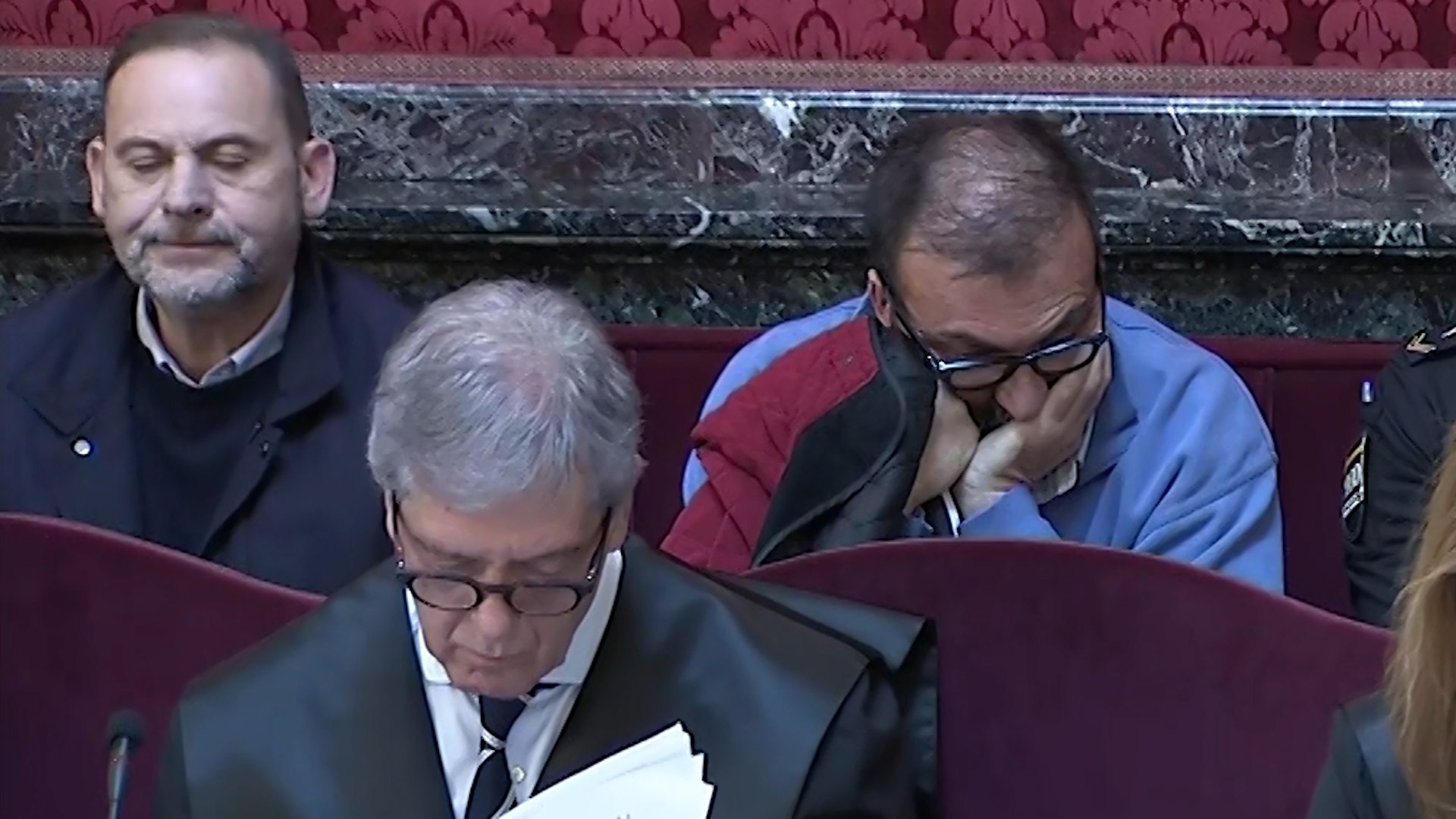 El Tribunal Supremo ha desestimado de forma tajante las recusaciones planteadas por las defensas de Jos� Luis �balos y Koldo Garc�a durante la audiencia preliminar del juicio que enfrentan por el denominado &lsquo;caso Koldo&rsquo;. La Sala ha rechazado los intentos de apartar a cinco de sus magistrados, argumentando que las peticiones carec�an de fundamento y que, adem�s, fueron presentadas fuera de plazo legal.