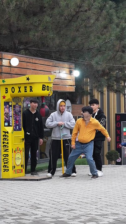 Old man Boxing prank