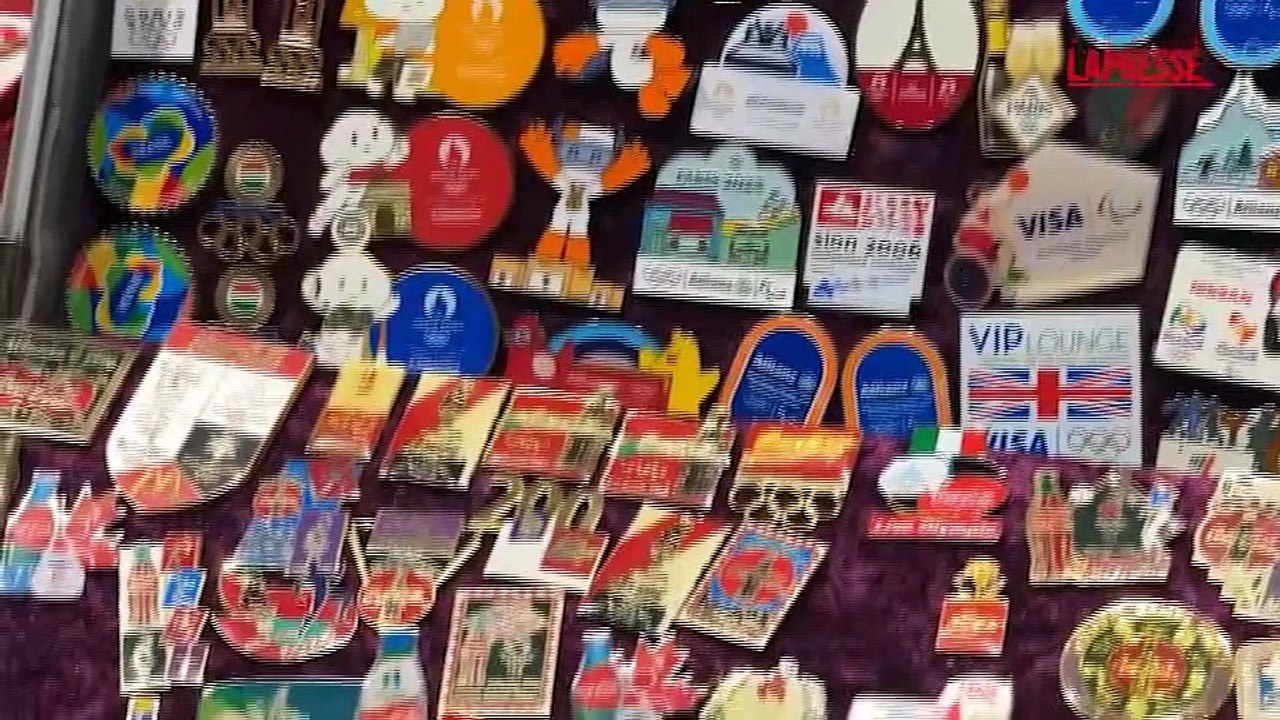 Milano-Cortina, ? ?pin mania?: centinaia in coda per scambiare le iconiche spillette