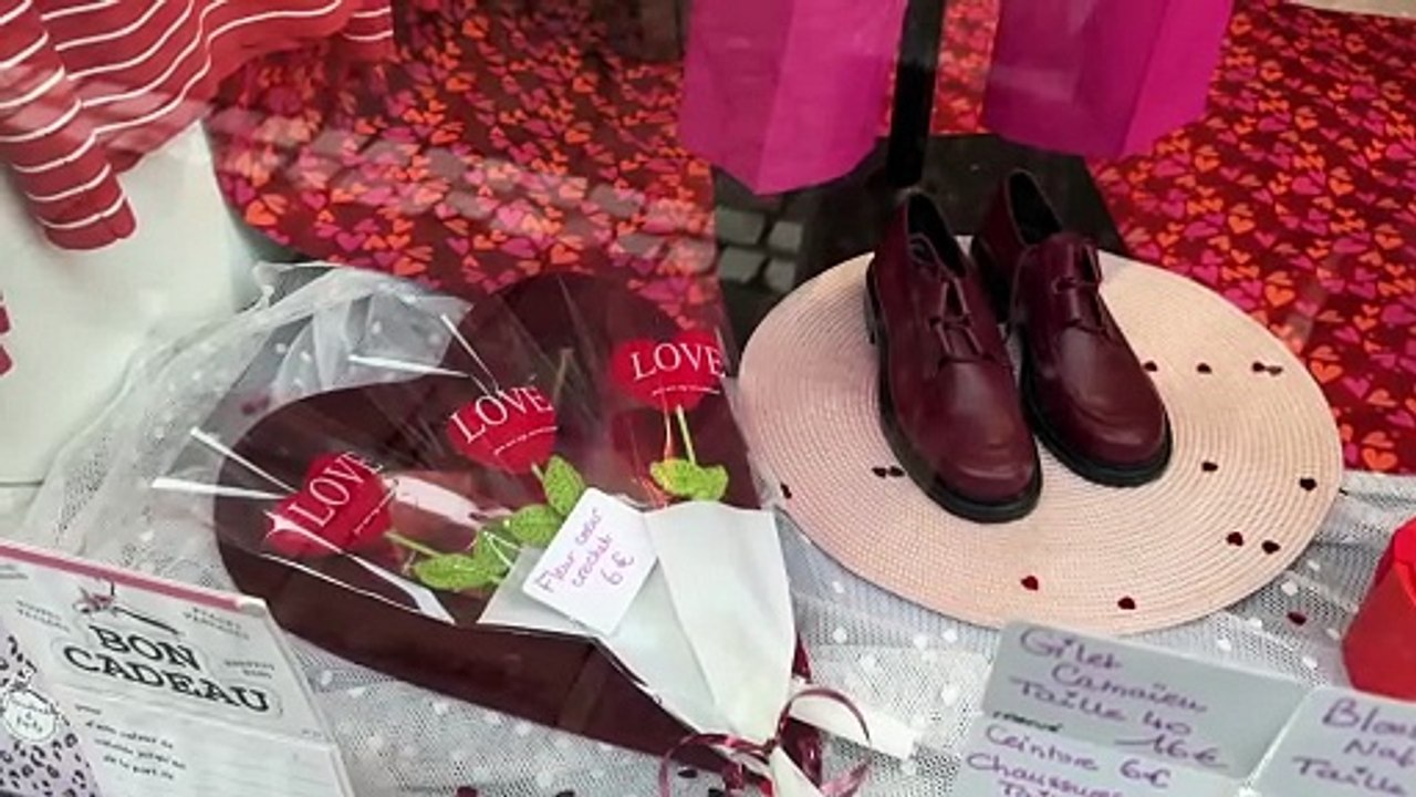 À Feurs, les commerçants se mettent en compétition pour la plus belle vitrine de Saint-Valentin