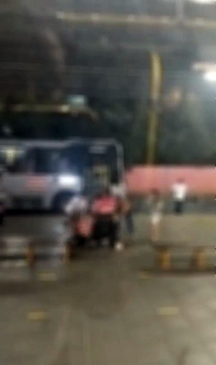 Motorista é agredida por passageiras que bebiam cerveja dentro de ônibus em Blumenau