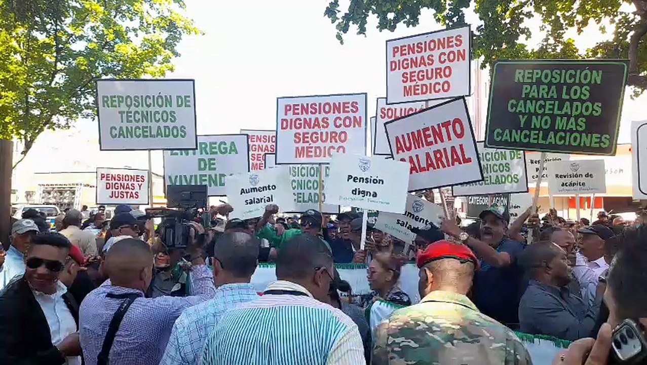 Profesionales Agropecuarios marchan hacia el Palacio Nacional