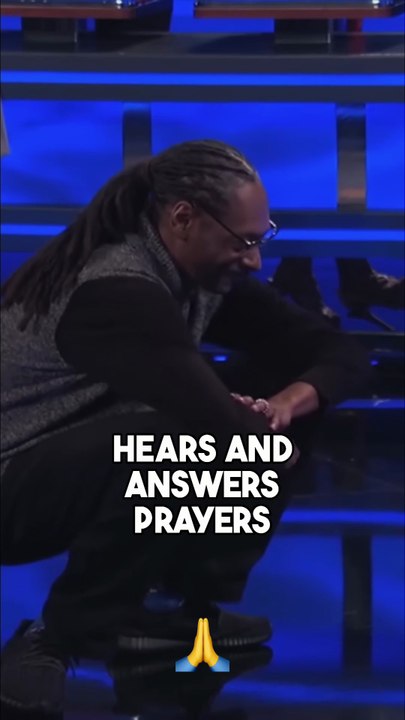 Snoop Dogg Sends Steve Harvey Walking Away During Fast Money on Celebrity Family Feud