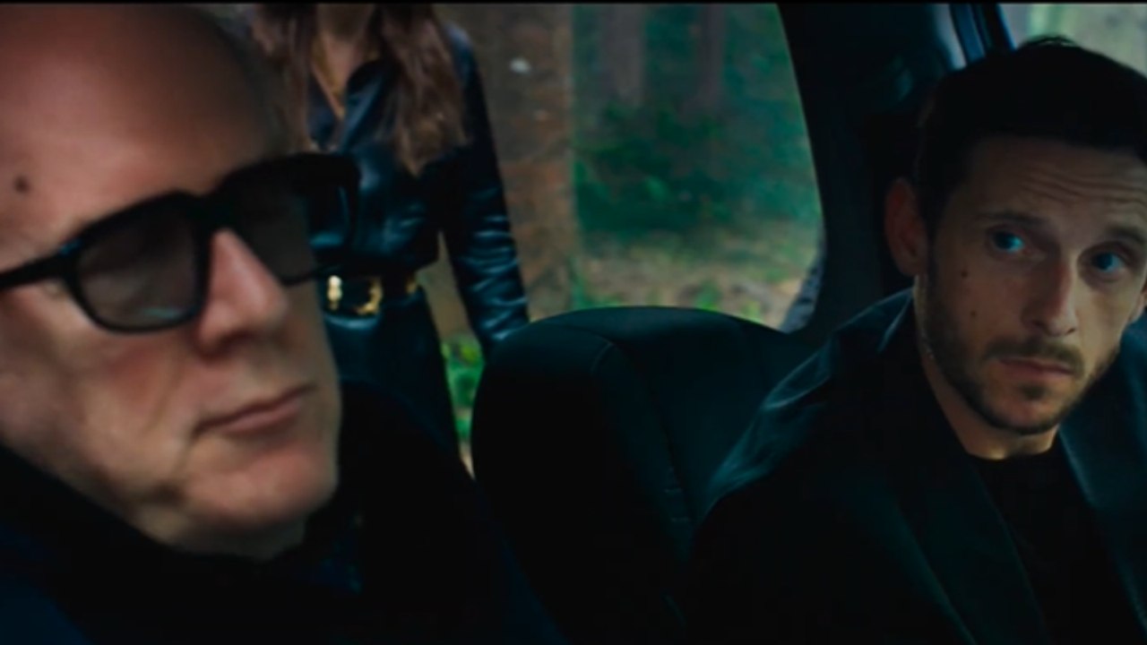 Rosebush Pruning Trailer Legendado