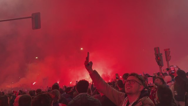 Increíble recepción de la afición del Atlético de Madrid a su llegada al Metropolitano