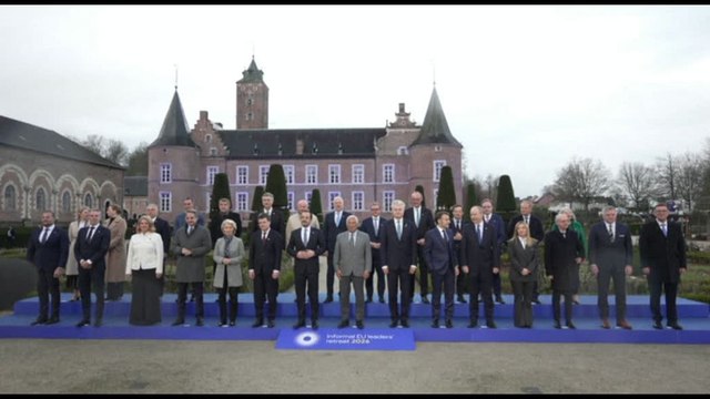 La foto di famiglia dei leader Ue al vertice informale in Belgio