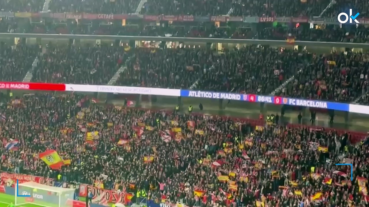 El Metropolitano celebra la histórica goleada al Barcelona con gritos de "¡viva España!"